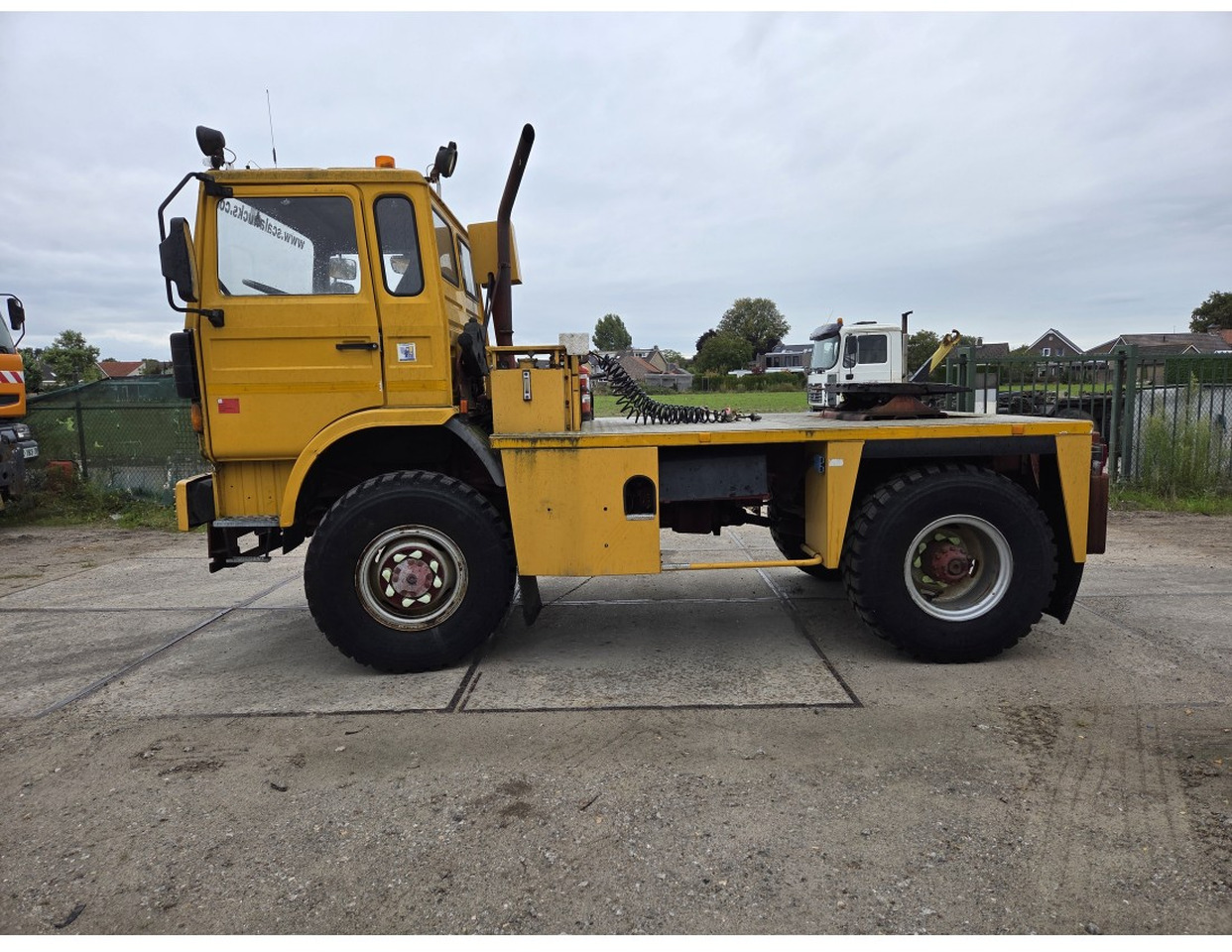 RENAULT M170 4x4 TRACTOR UNIT FULL SPRING SUSPENSION VERY LOW MILEAGE - Tracteur routier: photos 3 RENAULT M170 4x4 TRACTOR UNIT FULL SPRING SUSPENSION VERY LOW MILEAGE - Tracteur routier: photos 3