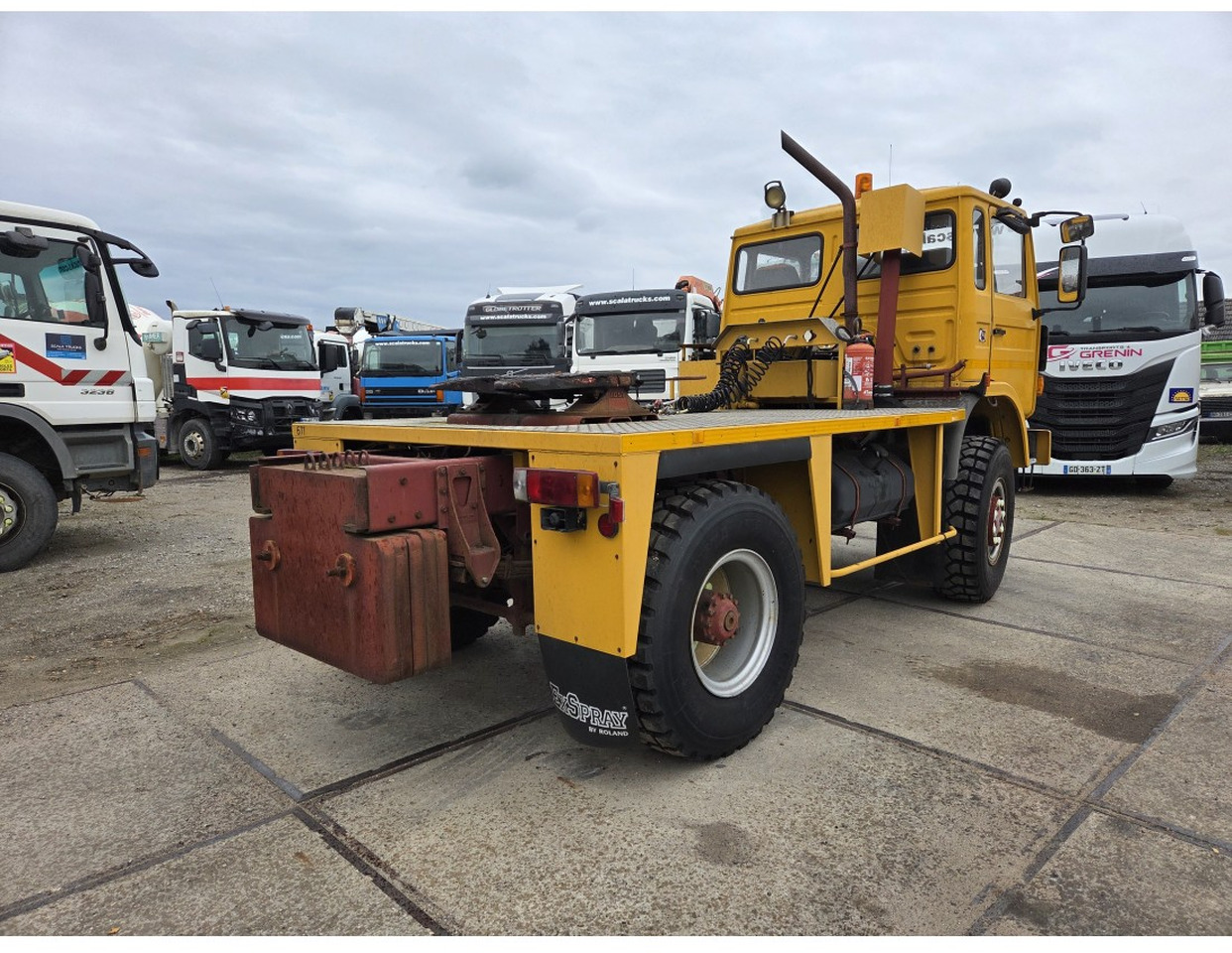 RENAULT M170 4x4 TRACTOR UNIT FULL SPRING SUSPENSION VERY LOW MILEAGE - Tracteur routier: photos 2 RENAULT M170 4x4 TRACTOR UNIT FULL SPRING SUSPENSION VERY LOW MILEAGE - Tracteur routier: photos 2