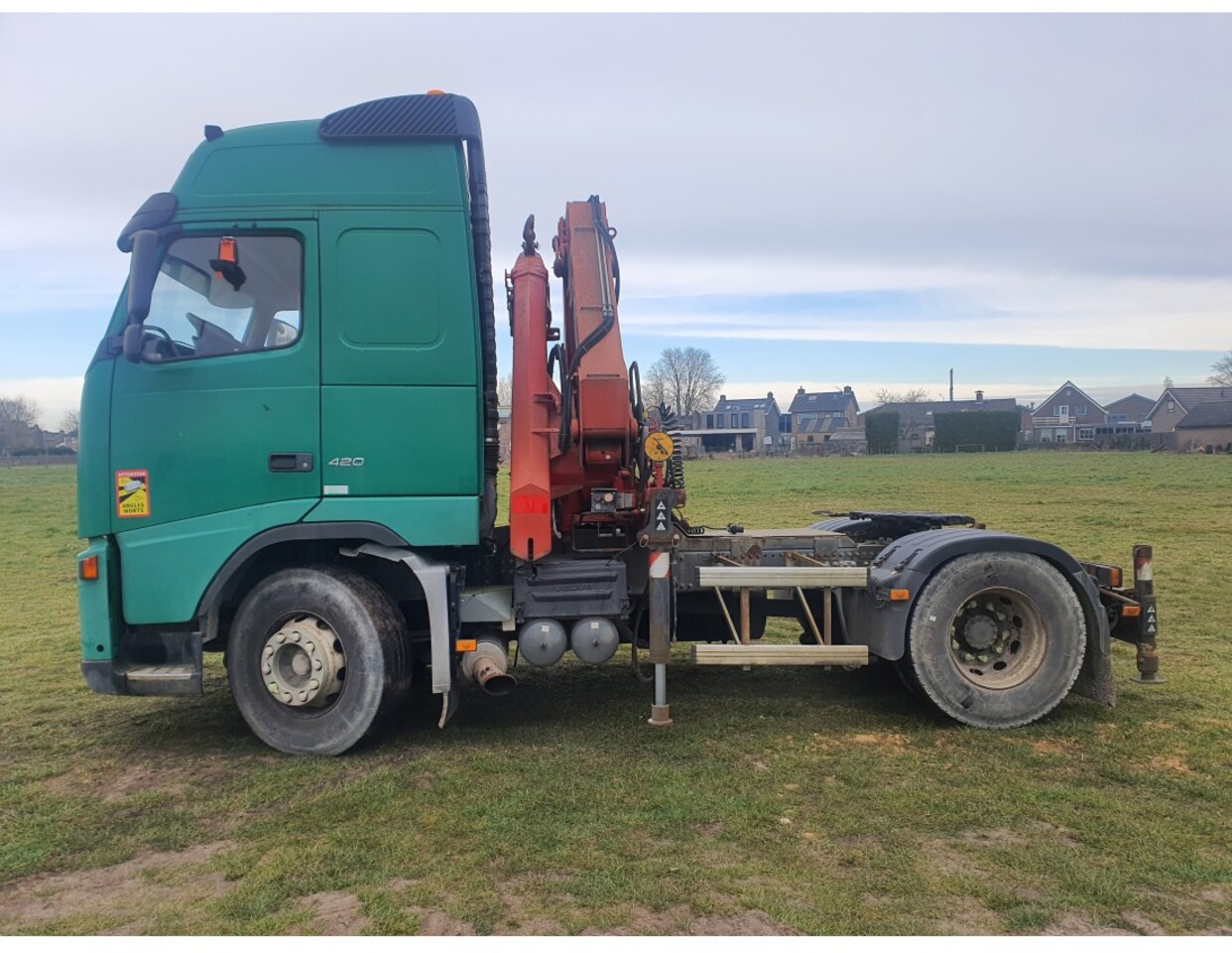VOLVO FH 420 4X2 EURO 3 CRANE EFFER 25T 13M REMOTE CONTROL MANUAL RETARDER - Tracteur routier: photos 3 VOLVO FH 420 4X2 EURO 3 CRANE EFFER 25T 13M REMOTE CONTROL MANUAL RETARDER - Tracteur routier: photos 3