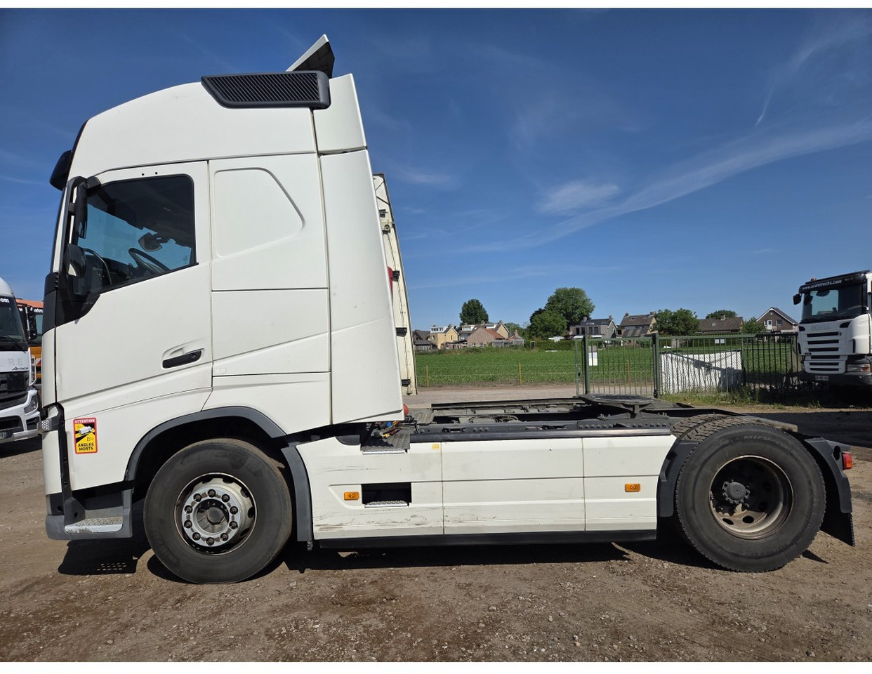VOLVO FH 500 4X2 TRACTOR UNIT 2 TANKS VEB+ - Tracteur routier: photos 3 VOLVO FH 500 4X2 TRACTOR UNIT 2 TANKS VEB+ - Tracteur routier: photos 3