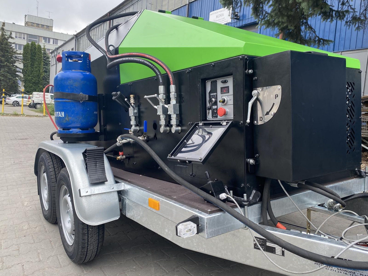 TICAB SelfPropelled Bitumen Emulsion Sprayer,1000L,Manufacturer - Répandeuse: photos 2 TICAB SelfPropelled Bitumen Emulsion Sprayer,1000L,Manufacturer - Répandeuse: photos 2