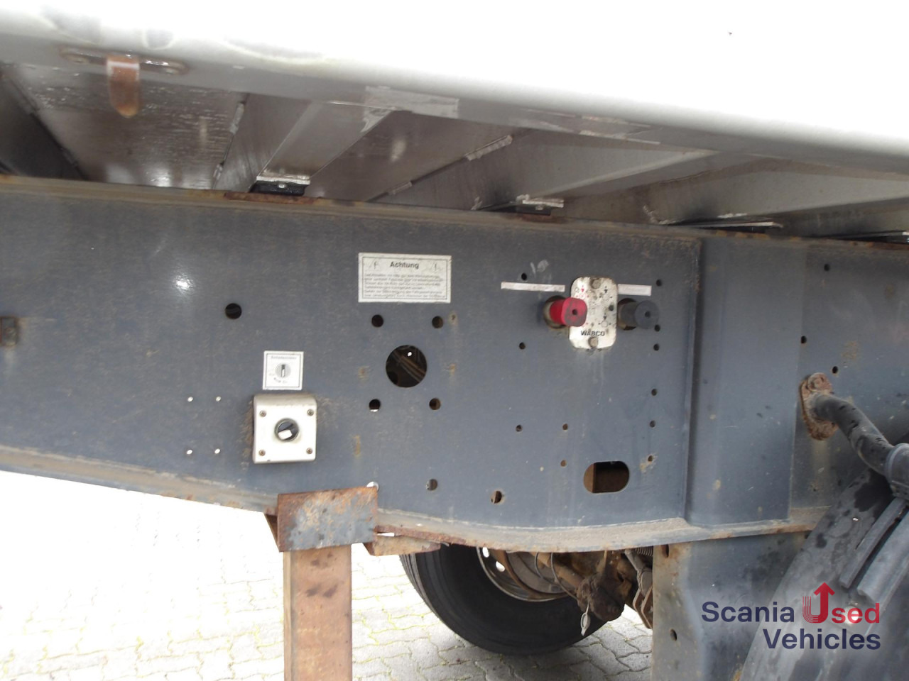 LANGENDORF SKA 24/30 - 28m³ - ALUKASTEN - LIFT - BPW - - Semi-remorque benne: photos 2 LANGENDORF SKA 24/30 - 28m³ - ALUKASTEN - LIFT - BPW - - Semi-remorque benne: photos 2