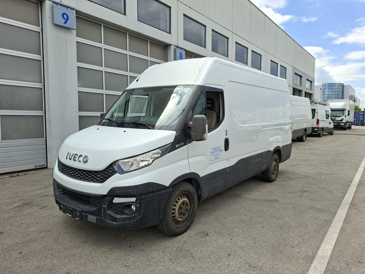 IVECO Daily 35S13V - Transport de personnes: photos 1 IVECO Daily 35S13V - Transport de personnes: photos 1