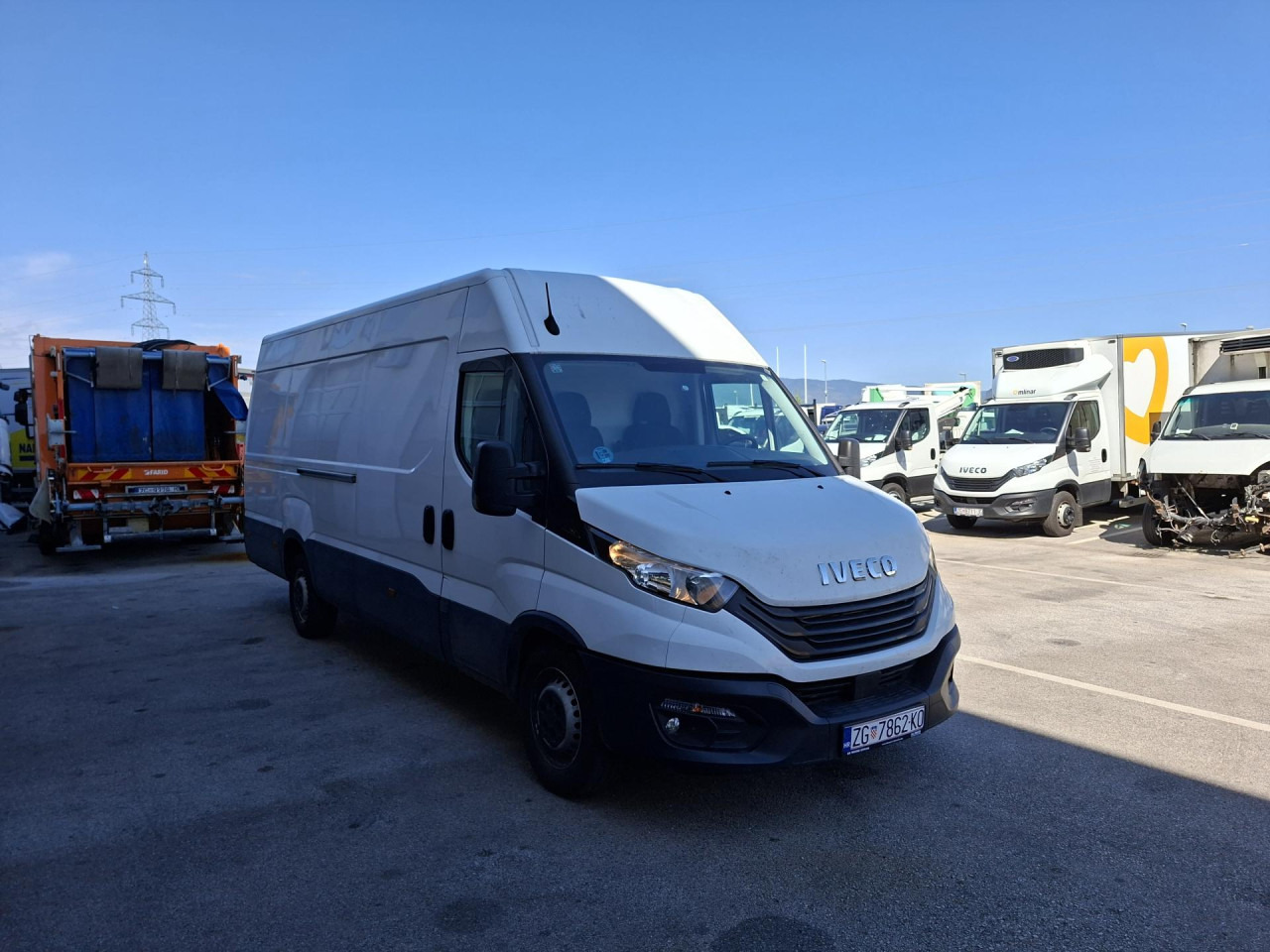 IVECO Daily 35S16V - Transport de personnes: photos 1 IVECO Daily 35S16V - Transport de personnes: photos 1