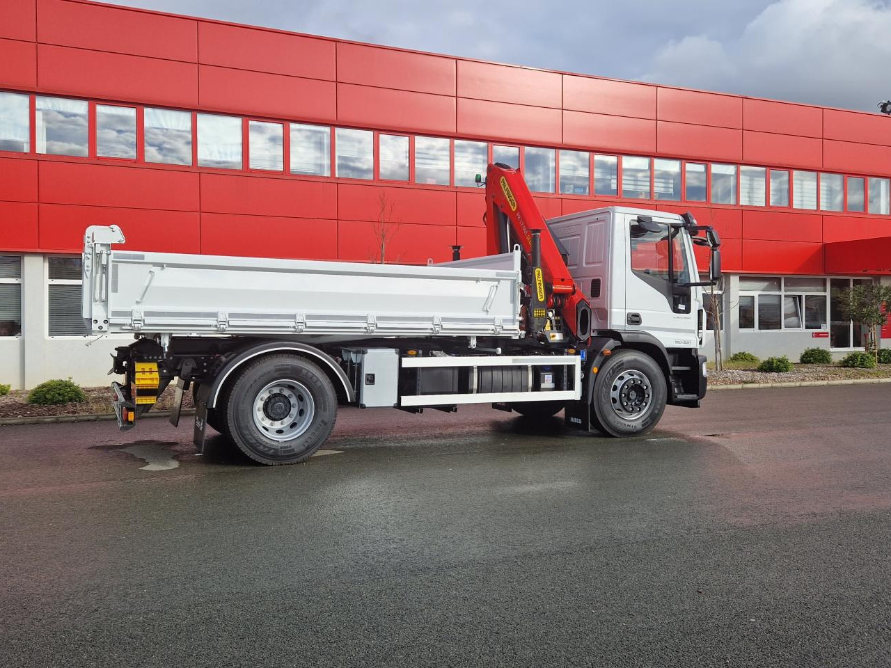 IVECO Eurocargo ML180E32 - Camion benne: photos 4 IVECO Eurocargo ML180E32 - Camion benne: photos 4