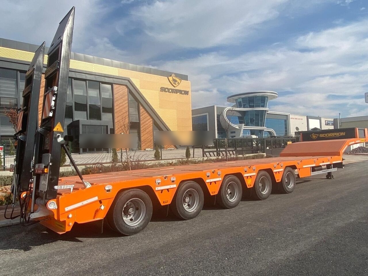 Scorpion Trailer SCORPION TRAILER NEW 5 AXLE LOWBED SEMI TRAILER (MANUFACTURER COMPANY) - Semi-remorque surbaissé: photos 1 Scorpion Trailer SCORPION TRAILER NEW 5 AXLE LOWBED SEMI TRAILER (MANUFACTURER COMPANY) - Semi-remorque surbaissé: photos 1
