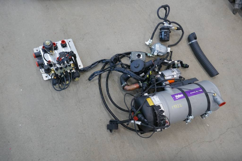 Volvo 8900 - Cabine pour Camion: photos 1 Volvo 8900 - Cabine pour Camion: photos 1