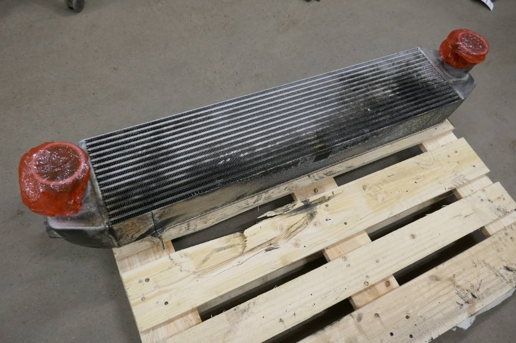 Volvo L180 HL Intercooler, voe866457  - Radiateur pour Engins de chantier: photos 1 Volvo L180 HL Intercooler, voe866457  - Radiateur pour Engins de chantier: photos 1