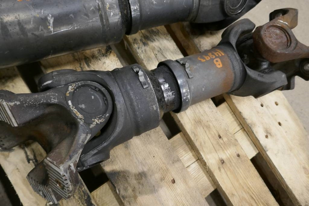 Volvo L180 HL Kardanaxel, voe15085429  - Boîte de vitesse pour Engins de chantier: photos 2 Volvo L180 HL Kardanaxel, voe15085429  - Boîte de vitesse pour Engins de chantier: photos 2