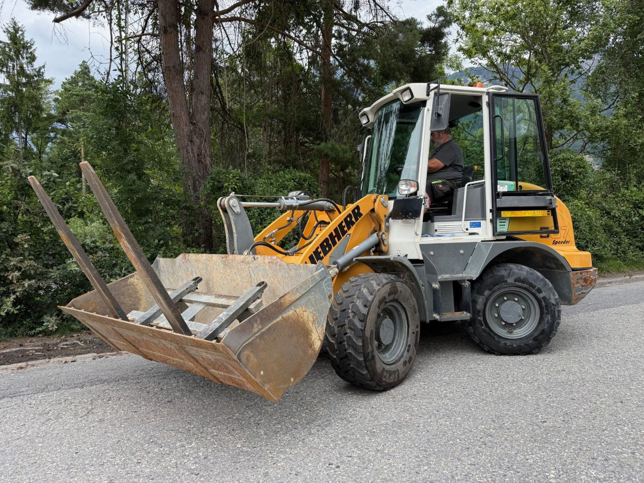 Liebherr L507, Gabel+Schaufel, ONLY 850hours - Chargeuse sur pneus: photos 4 Liebherr L507, Gabel+Schaufel, ONLY 850hours - Chargeuse sur pneus: photos 4