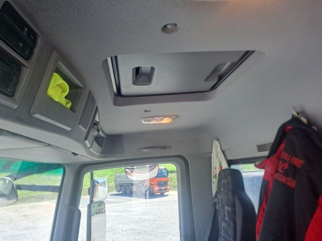 Mercedes-Benz Actros 4448 10x4, E5, EPS, MP-2, Retarder en leasing occasion Mercedes-Benz Actros 4448 10x4, E5, EPS, MP-2, Retarder: photos 9 Mercedes-Benz Actros 4448 10x4, E5, EPS, MP-2, Retarder en leasing occasion Mercedes-Benz Actros 4448 10x4, E5, EPS, MP-2, Retarder: photos 9