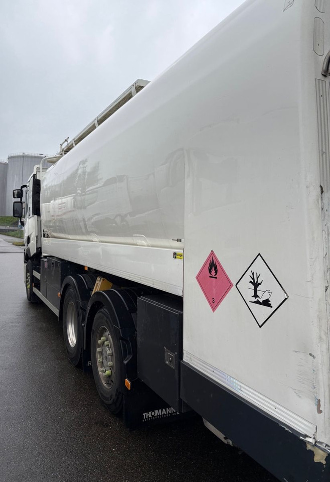 Renault T460 6x2, E6, ADR, Diesel/Benzin, Schwarzmueller - Camion citerne: photos 3 Renault T460 6x2, E6, ADR, Diesel/Benzin, Schwarzmueller - Camion citerne: photos 3