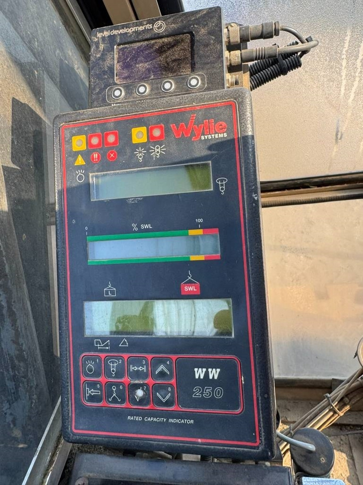 Grue sur chenilles Hitachi KH300-3 PD: photos 7