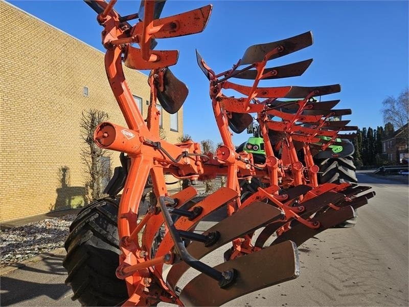 Kuhn Varimaster 153NSH T4+1 - Charrue: photos 5 Kuhn Varimaster 153NSH T4+1 - Charrue: photos 5