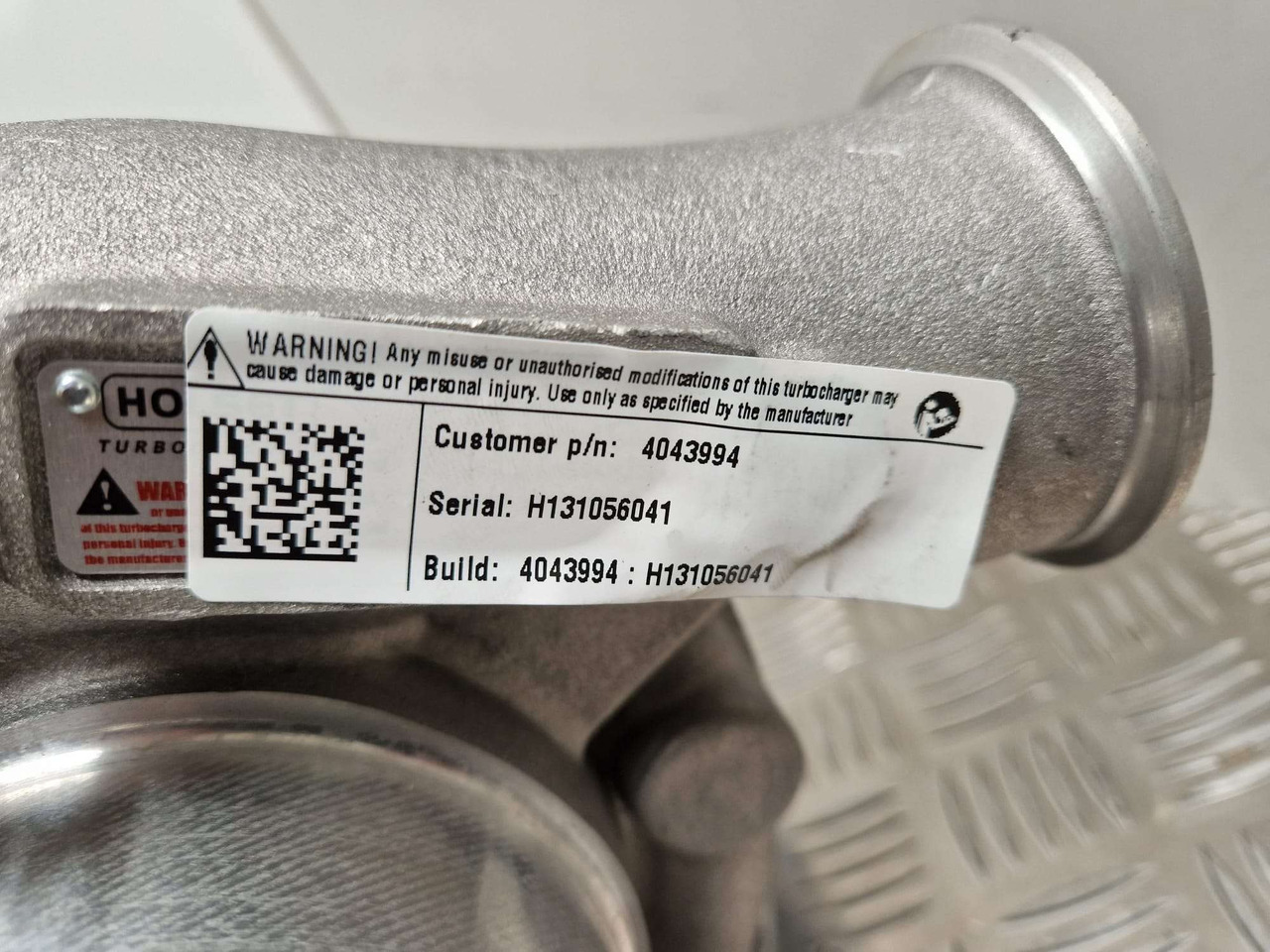 Iveco Generator Turbocharger Holset 4043994 - Moteur et pièces pour Engins de chantier: photos 4 Iveco Generator Turbocharger Holset 4043994 - Moteur et pièces pour Engins de chantier: photos 4