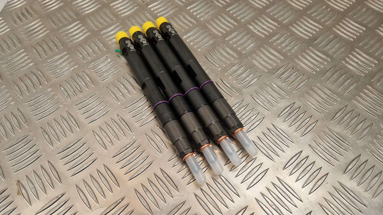 JCB 320/06828 injector set of 4 Delphi 129kw injectors - Moteur et pièces pour Engins de chantier: photos 1 JCB 320/06828 injector set of 4 Delphi 129kw injectors - Moteur et pièces pour Engins de chantier: photos 1