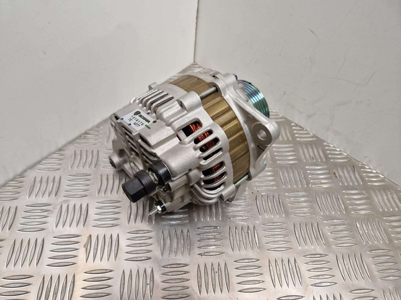 Scania Alternator 1516176 1774592 - Moteur et pièces pour Engins de chantier: photos 1 Scania Alternator 1516176 1774592 - Moteur et pièces pour Engins de chantier: photos 1