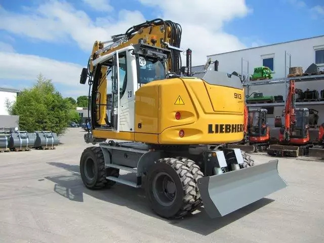 2022 Liebherr A 913 Compact G6.0-D - Pelle sur pneus: photos 5 2022 Liebherr A 913 Compact G6.0-D - Pelle sur pneus: photos 5