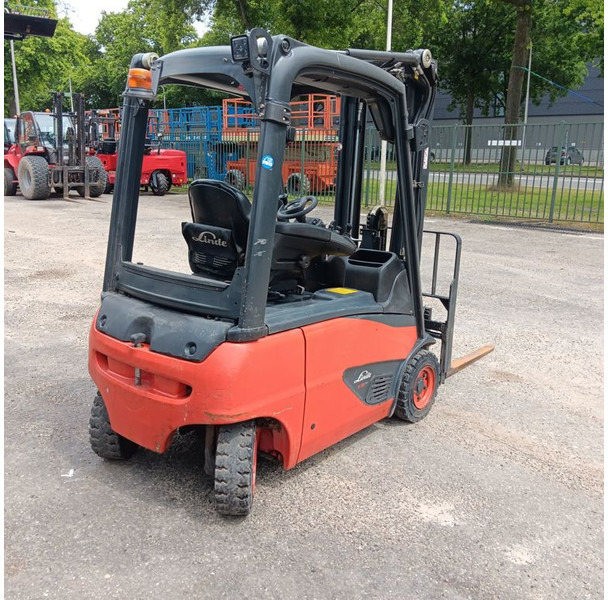 Linde E16P - Chariot élévateur électrique: photos 3 Linde E16P - Chariot élévateur électrique: photos 3