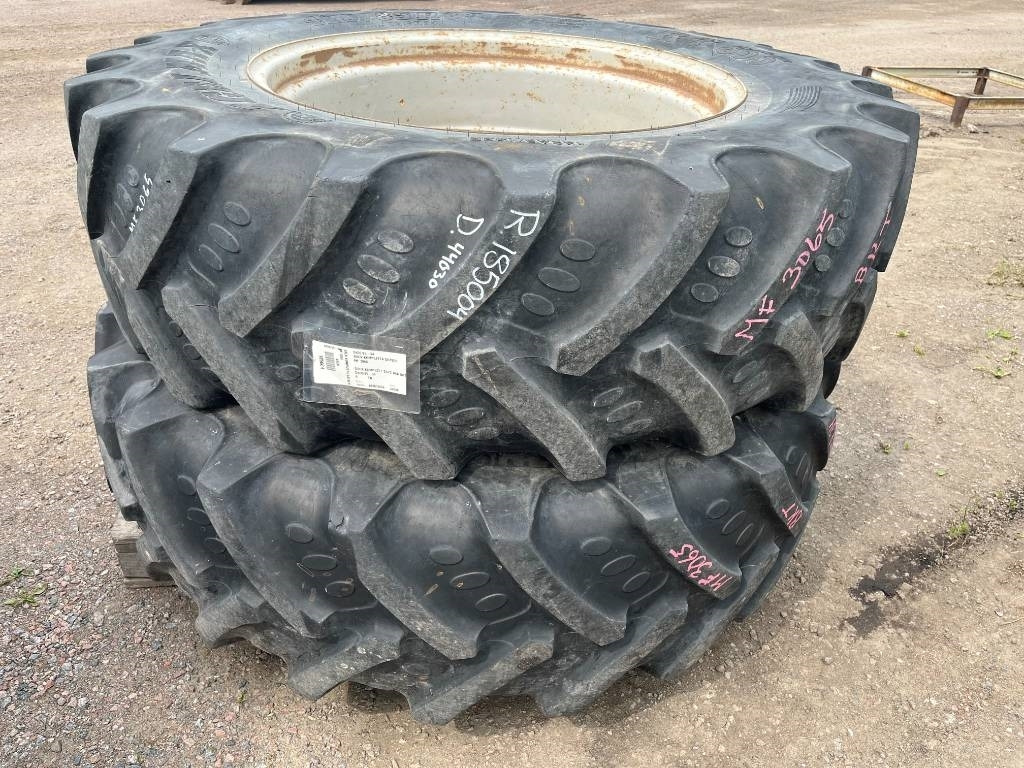 BKT 420/85R34 till MF 3060 3070 3050 - Pneu pour Machine agricole: photos 1 BKT 420/85R34 till MF 3060 3070 3050 - Pneu pour Machine agricole: photos 1