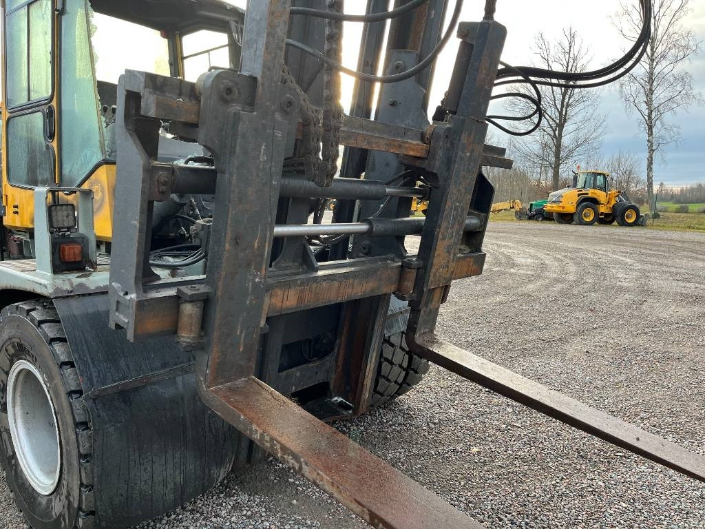 Chariot élévateur diesel Kalmar DCE 100-6: photos 6 Chariot élévateur diesel Kalmar DCE 100-6: photos 6