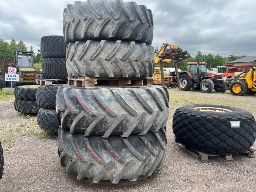 Kleber 650/65R38 540/65R28 till New Holland M160 - Pneu pour Machine agricole: photos 1 Kleber 650/65R38 540/65R28 till New Holland M160 - Pneu pour Machine agricole: photos 1