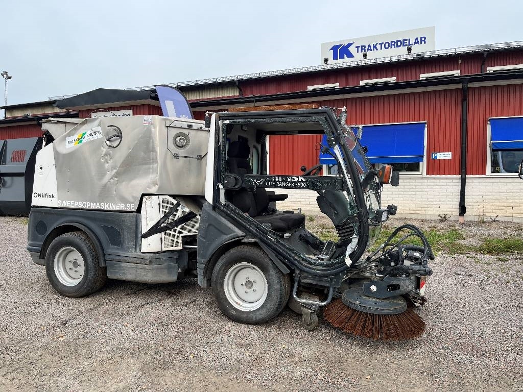 Nilfisk 3500 City Ranger Dismantled: only spare parts - Balayeuse de voirie: photos 4 Nilfisk 3500 City Ranger Dismantled: only spare parts - Balayeuse de voirie: photos 4