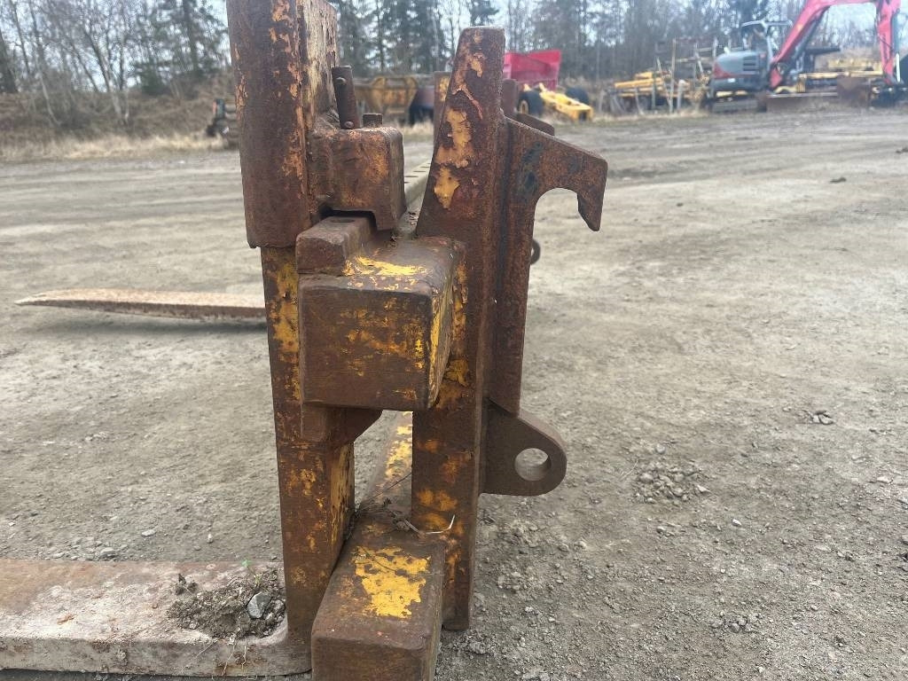 Pallgafflar / Gaffelställ Hymas Hymas 470 med fler - Fourches pour Engins de chantier: photos 3 Pallgafflar / Gaffelställ Hymas Hymas 470 med fler - Fourches pour Engins de chantier: photos 3