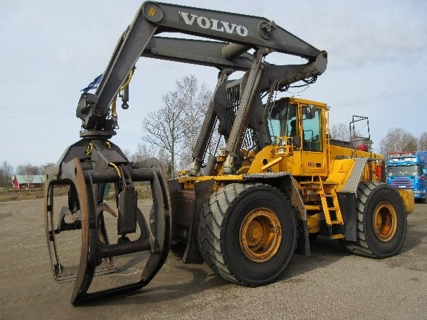 Volvo L180D HL Delar / Parts  - Chargeuse sur pneus: photos 1 Volvo L180D HL Delar / Parts  - Chargeuse sur pneus: photos 1
