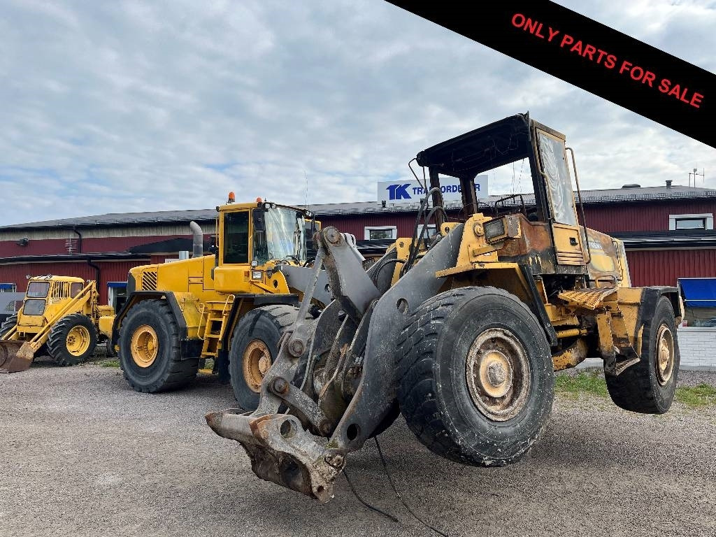 Volvo L90C Dismantled. Only spare parts - Chargeuse sur pneus: photos 1 Volvo L90C Dismantled. Only spare parts - Chargeuse sur pneus: photos 1
