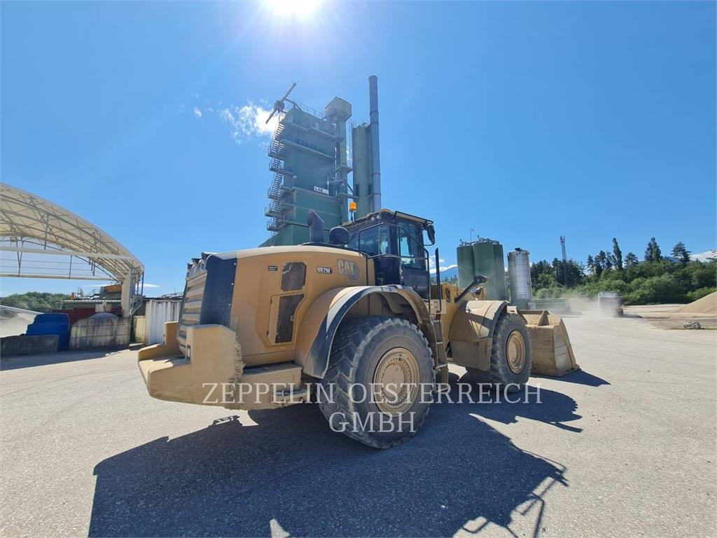 CAT 982M - Chargeuse sur pneus: photos 3 CAT 982M - Chargeuse sur pneus: photos 3