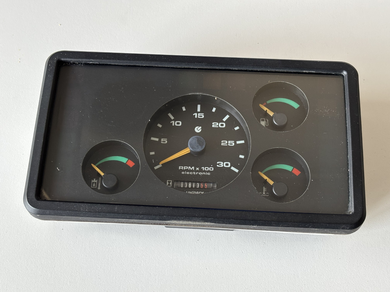 Bobcat T Licznik Speedometr UNIDECK Prędkościomierz - Panel de instrumentos pour Machine agricole: photos 1 Bobcat T Licznik Speedometr UNIDECK Prędkościomierz - Panel de instrumentos pour Machine agricole: photos 1