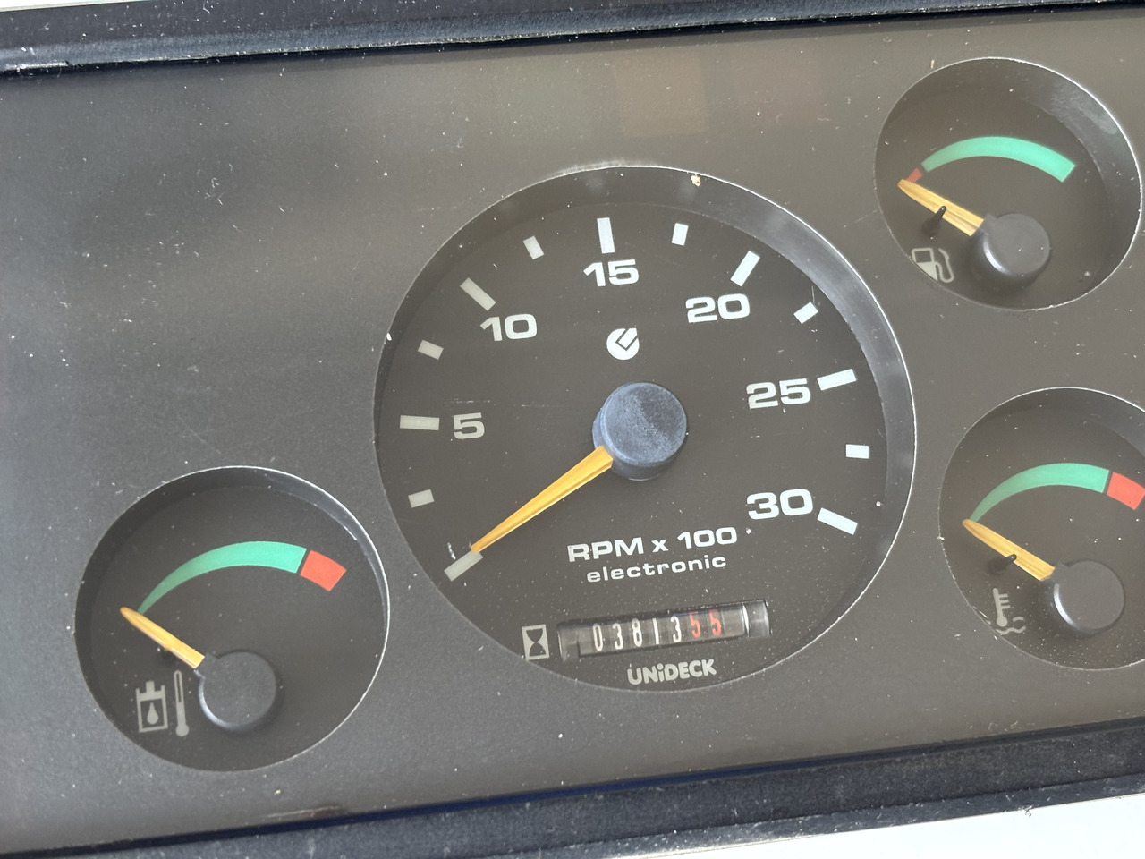 Bobcat T Licznik Speedometr UNIDECK Prędkościomierz - Panel de instrumentos pour Machine agricole: photos 2 Bobcat T Licznik Speedometr UNIDECK Prędkościomierz - Panel de instrumentos pour Machine agricole: photos 2