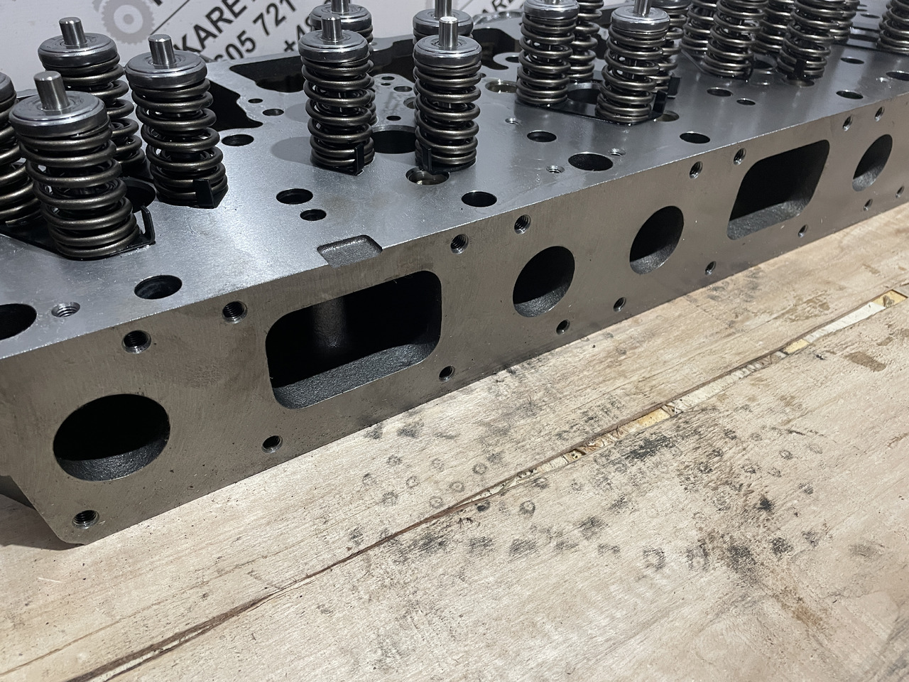 CAT Caterpillar C12 - głowica silnika kompletna NOWA 1799458 179-9458 - Moteur et pièces pour Engins de chantier: photos 3 CAT Caterpillar C12 - głowica silnika kompletna NOWA 1799458 179-9458 - Moteur et pièces pour Engins de chantier: photos 3