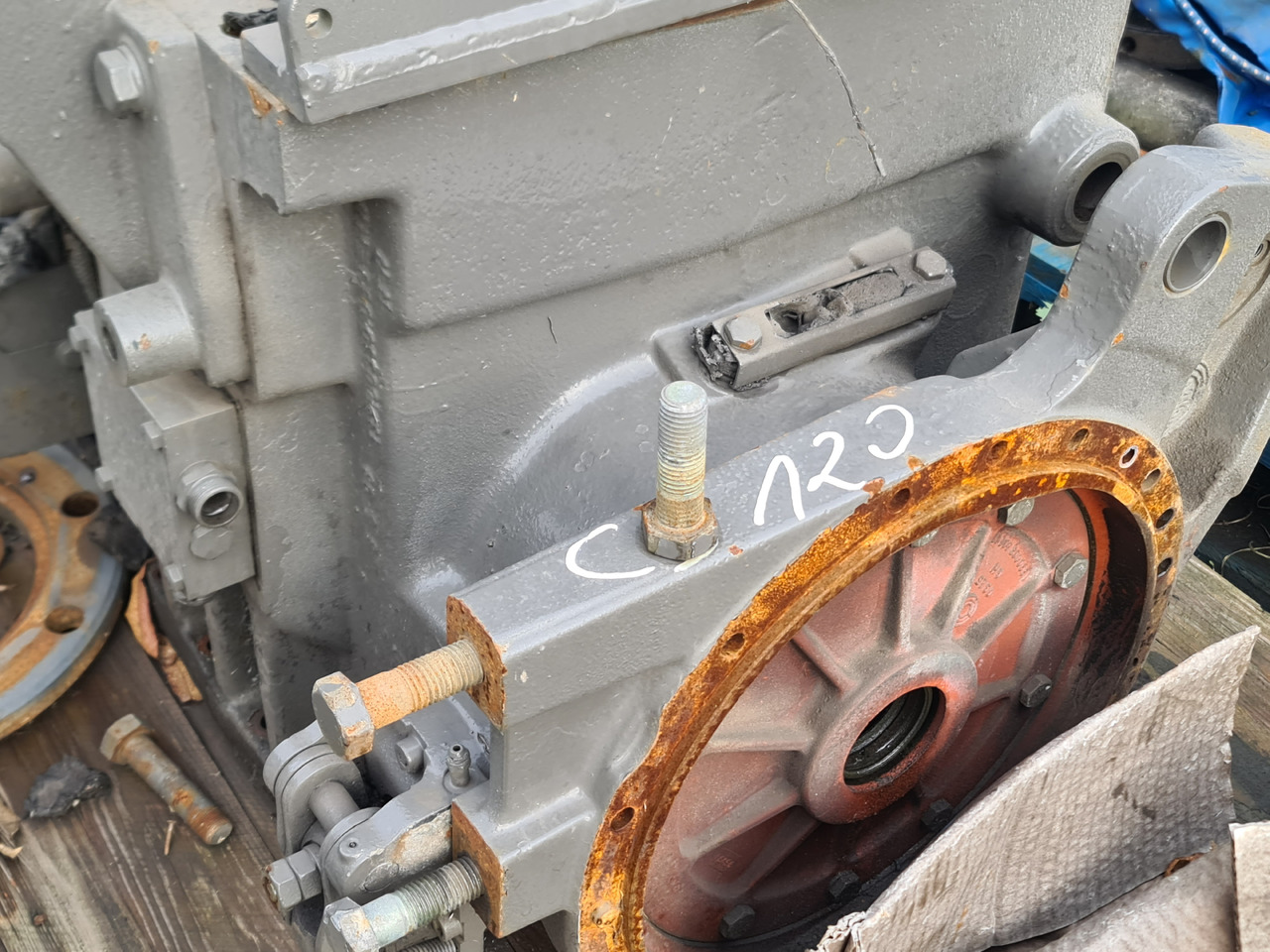 Case CS120 CS 120 Obudowa Centralna Mostu WOM Dyfer Dyferencjał Szyna 1331003301099EHW - Essieu et pièces pour Machine agricole: photos 2 Case CS120 CS 120 Obudowa Centralna Mostu WOM Dyfer Dyferencjał Szyna 1331003301099EHW - Essieu et pièces pour Machine agricole: photos 2