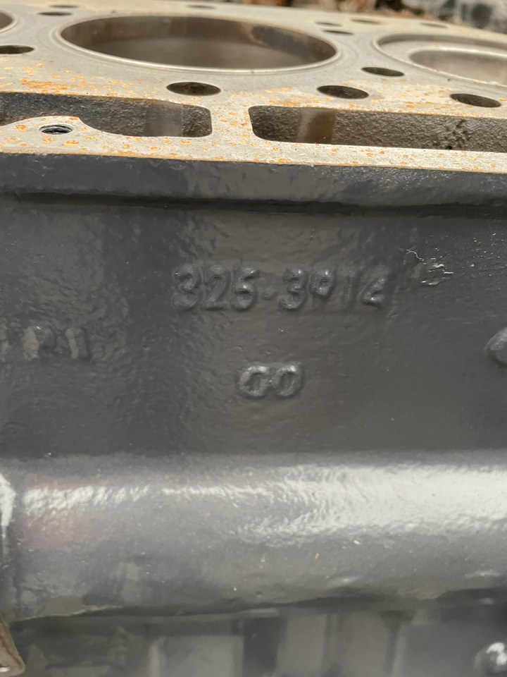 Caterpillar Cat C9 - blok silnika 325-3914 325-3915 - Bloc-cylindres pour Machine agricole: photos 4 Caterpillar Cat C9 - blok silnika 325-3914 325-3915 - Bloc-cylindres pour Machine agricole: photos 4