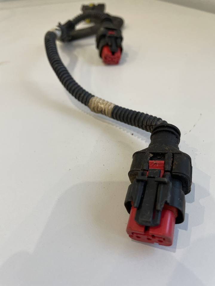 Claas Arion 550-520 650-620 - kabel wiązka elektryczna 0021523032 - Câble/ Fil pour Tracteur agricole: photos 3 Claas Arion 550-520 650-620 - kabel wiązka elektryczna 0021523032 - Câble/ Fil pour Tracteur agricole: photos 3