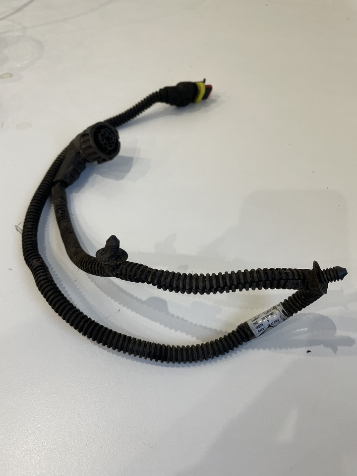 Claas Arion 550-520 650-620 - kabel wiązka elektryczna 0021581981 0021581982 - Câble/ Fil pour Tracteur agricole: photos 1 Claas Arion 550-520 650-620 - kabel wiązka elektryczna 0021581981 0021581982 - Câble/ Fil pour Tracteur agricole: photos 1