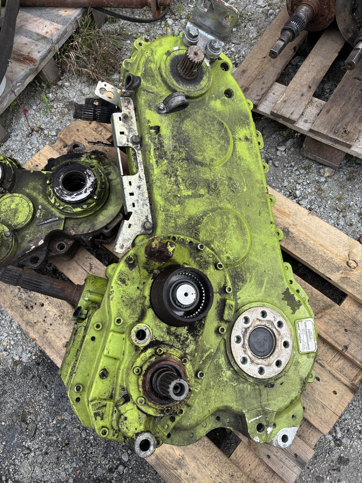 Claas Jaguar 930-970 - przekładnia rozdzielająca 0013249105 0013249106 - Boîte de vitesse pour Machine agricole: photos 1 Claas Jaguar 930-970 - przekładnia rozdzielająca 0013249105 0013249106 - Boîte de vitesse pour Machine agricole: photos 1