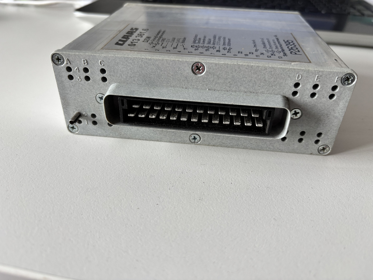 Claas Lexion 410 430 450 460 470 480 Moduł Sterownik DZW 013361.6 00 0013 361 6 - Bloc de gestion pour Moissonneuse-batteuse: photos 2 Claas Lexion 410 430 450 460 470 480 Moduł Sterownik DZW 013361.6 00 0013 361 6 - Bloc de gestion pour Moissonneuse-batteuse: photos 2