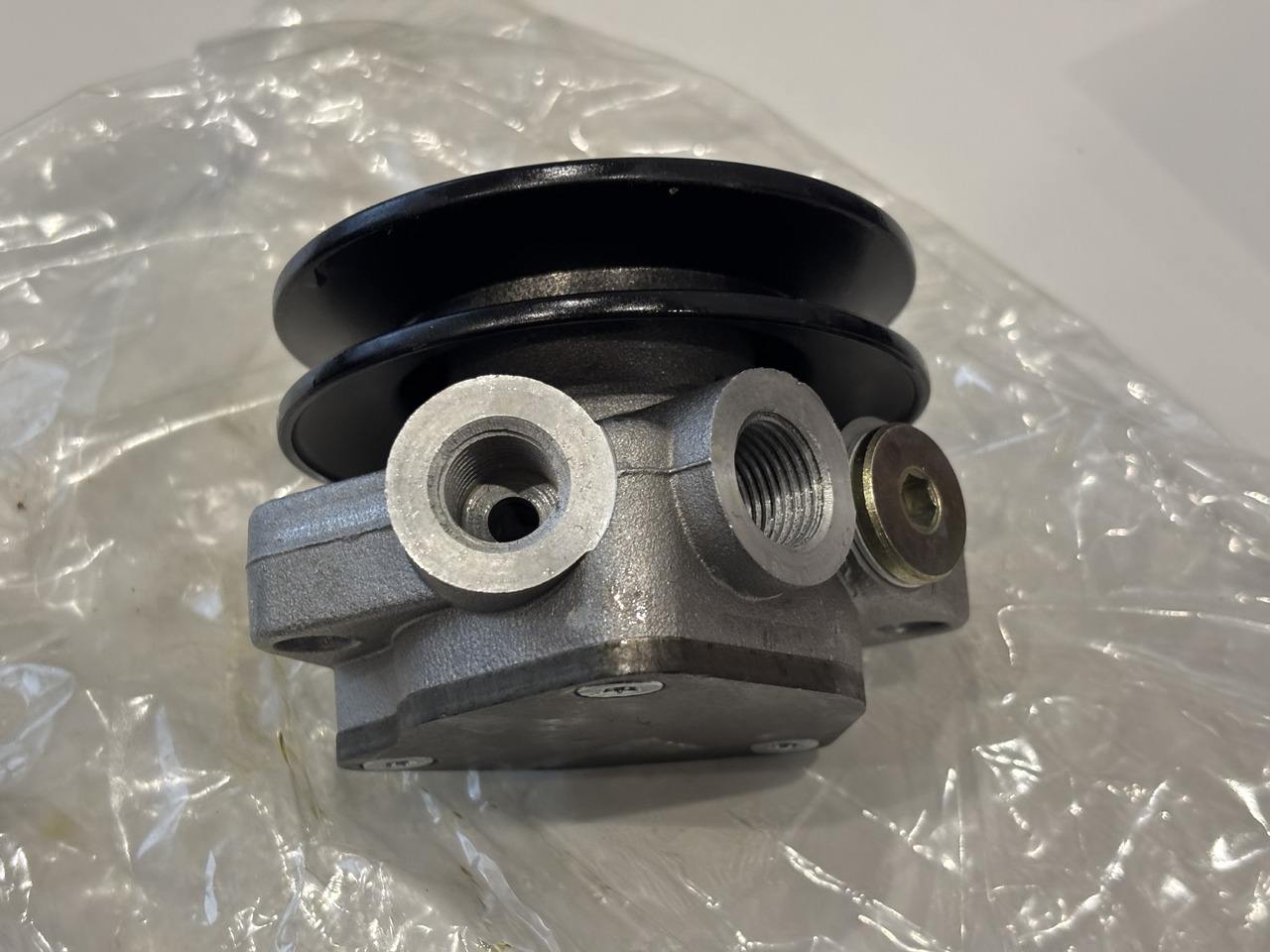 Claas Pompa paliwa Claas Deutz Fahr Fendt New Holland Volvo 6005029137 - Pompe à carburant pour Machine agricole: photos 3 Claas Pompa paliwa Claas Deutz Fahr Fendt New Holland Volvo 6005029137 - Pompe à carburant pour Machine agricole: photos 3