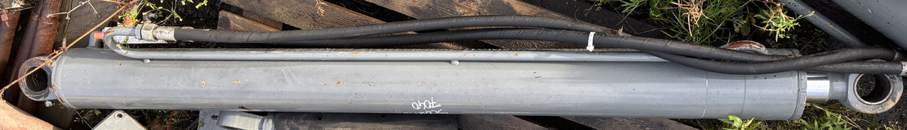 Claas Scorpion 7040 Siłownik Podnoszenia Siłownik Wyrównania 0013003700 0013003720 - Vérin hydraulique pour Chariot télescopique: photos 1 Claas Scorpion 7040 Siłownik Podnoszenia Siłownik Wyrównania 0013003700 0013003720 - Vérin hydraulique pour Chariot télescopique: photos 1