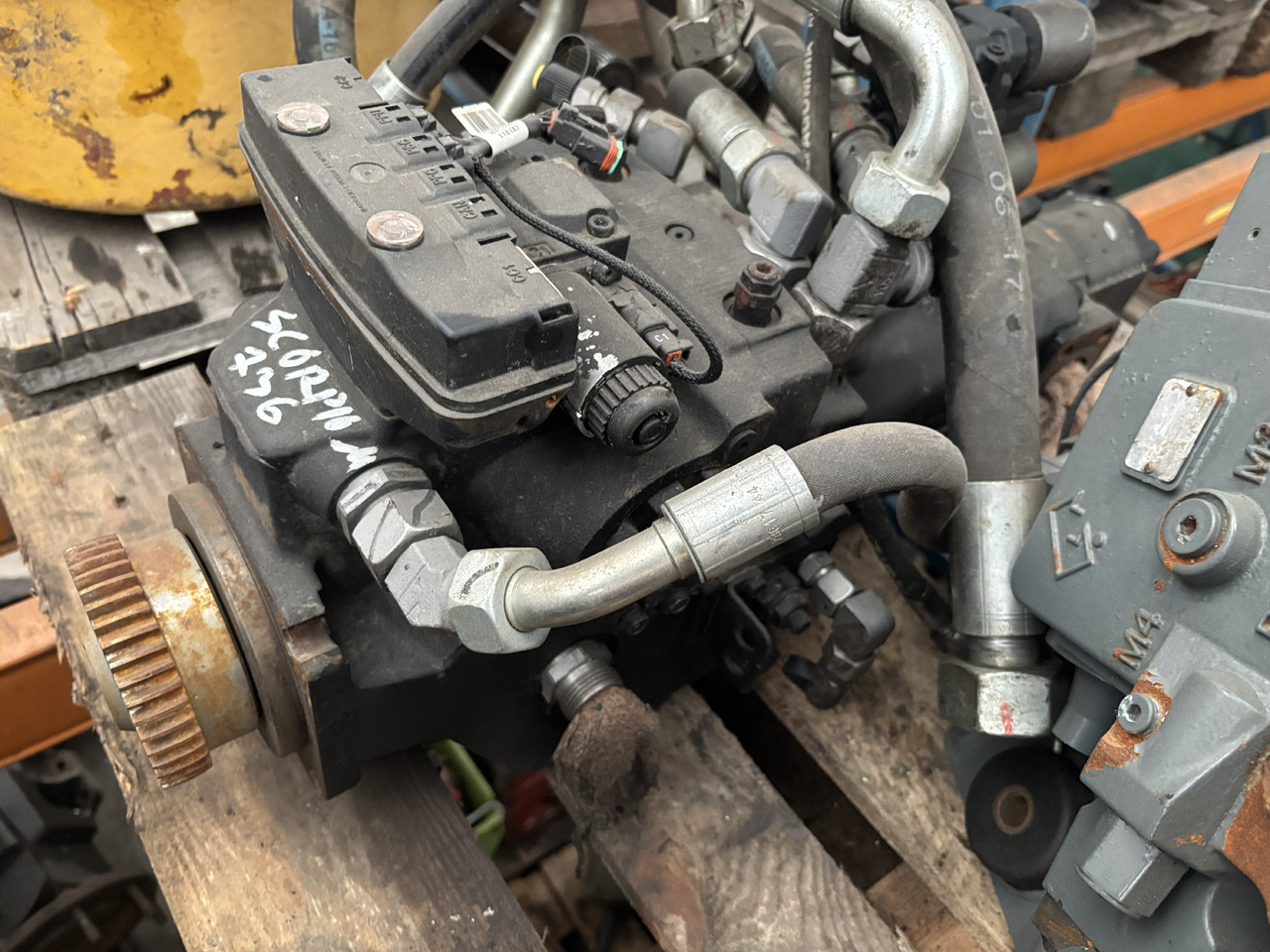 Claas Scorpion 736 Pompa Hydrauliczna - Pompe hydraulique pour Machine agricole: photos 1 Claas Scorpion 736 Pompa Hydrauliczna - Pompe hydraulique pour Machine agricole: photos 1