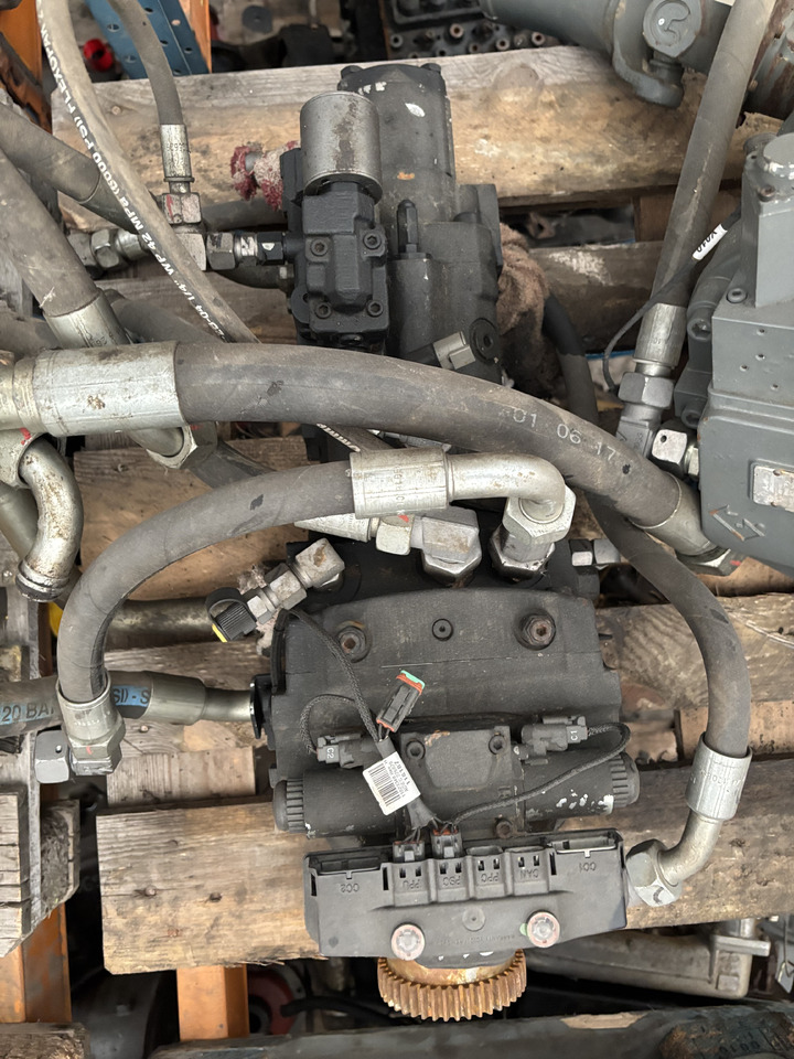 Claas Scorpion 736 Pompa Hydrauliczna - Pompe hydraulique pour Machine agricole: photos 3 Claas Scorpion 736 Pompa Hydrauliczna - Pompe hydraulique pour Machine agricole: photos 3