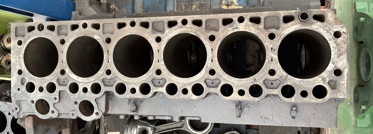 DEUTZ TCD2013L064V TCD 2013 L06 4V 04905375 Blok Silnika - Bloc-cylindres pour Machine agricole: photos 3 DEUTZ TCD2013L064V TCD 2013 L06 4V 04905375 Blok Silnika - Bloc-cylindres pour Machine agricole: photos 3