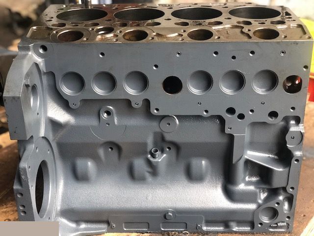 Deutz BF4m2012 - Blok Vylindrów - Bloc-cylindres pour Machine agricole: photos 5 Deutz BF4m2012 - Blok Vylindrów - Bloc-cylindres pour Machine agricole: photos 5