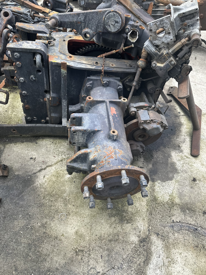 Deutz FX 4.51 tylny most części - Essieu arrière pour Tracteur agricole: photos 1 Deutz FX 4.51 tylny most części - Essieu arrière pour Tracteur agricole: photos 1