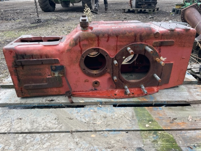 Deutz Fahr 2004 - Obudowa Tylnego Mostu | Obudowa Skrzyni Biegów - Essieu et pièces pour Machine agricole: photos 2 Deutz Fahr 2004 - Obudowa Tylnego Mostu | Obudowa Skrzyni Biegów - Essieu et pièces pour Machine agricole: photos 2