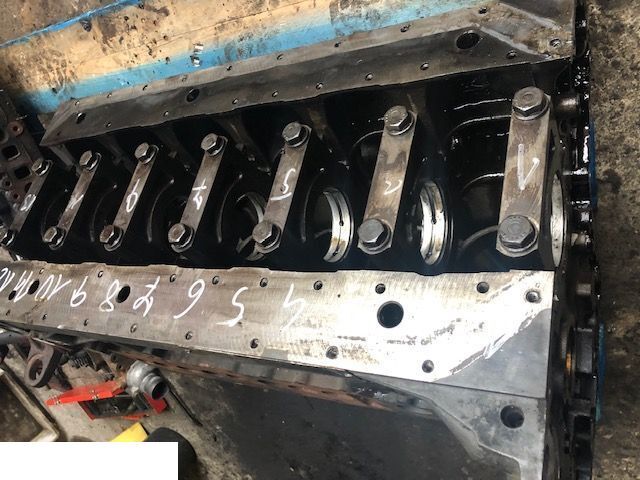 Deutz TCD 2012 L06 4V TCD2012L064V - Blok Cylindrów Silnika - Bloc-cylindres pour Machine agricole: photos 4 Deutz TCD 2012 L06 4V TCD2012L064V - Blok Cylindrów Silnika - Bloc-cylindres pour Machine agricole: photos 4