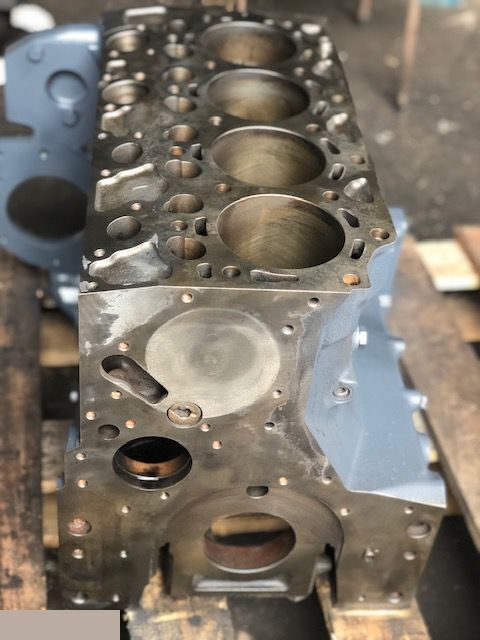 Deutz Tcd2012l04 - Blok Cylindrów - 04289543R - Bloc-cylindres pour Machine agricole: photos 3 Deutz Tcd2012l04 - Blok Cylindrów - 04289543R - Bloc-cylindres pour Machine agricole: photos 3